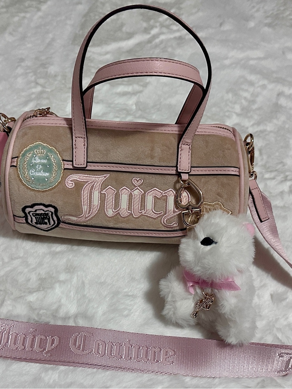 Juicy Couture Tan and Pink Velvet Barrel Bag with Plush Charm - Picture 4 of 12